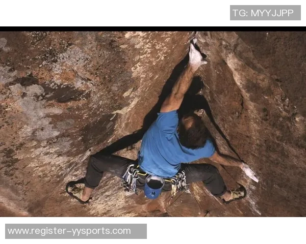 探索成都攀岩队的力量与激情揭开运动攀岩的神秘面纱 探索成都攀岩队的力量与激情揭开运动攀岩的神秘面纱